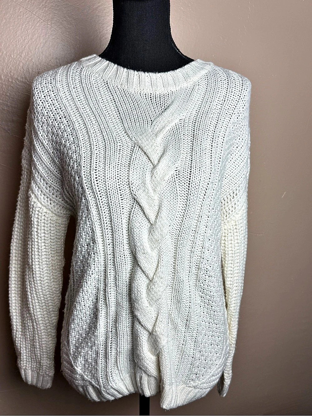 Ashley 26 International Ivory Cream Chunky 3D Cable Knit Pullover Sweater Med